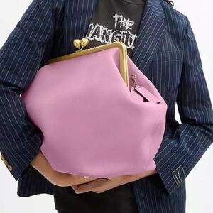 New! Coach's Viral Kisslock Frame Bag In Rose Pink 🩷 #CBR51